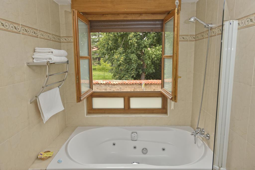 Hotel Rural La Corte De Los Pinares Vinuesa Exteriör bild