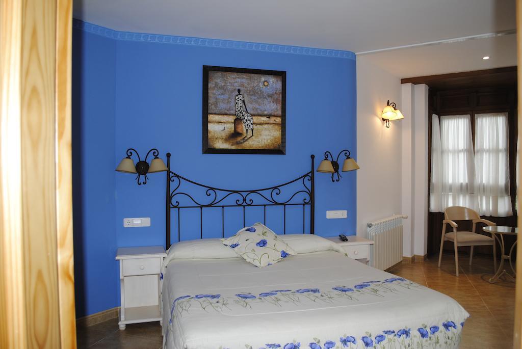Hotel Rural La Corte De Los Pinares Vinuesa Rum bild